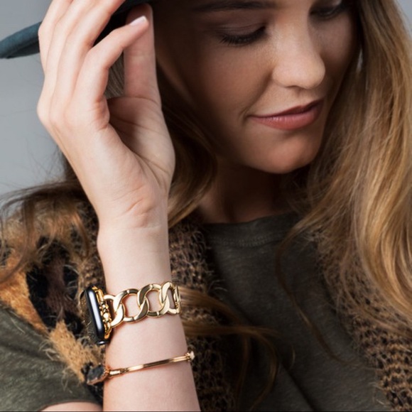 ✨LAST ONE✨Matte Chain Apple I-Watch Bracelet - Picture 2 of 7